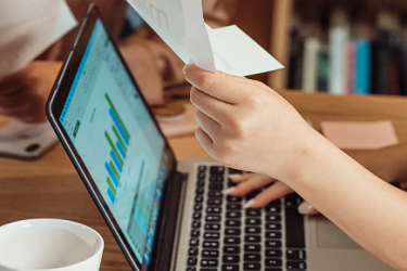 拼多多拼小圈有人点赞吗?是什么?-淘商院