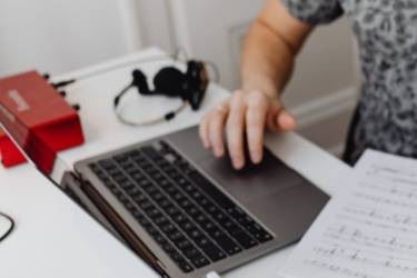 拼多多砸金蛋活动在哪?拼多多砸蛋领取奖励的注意事项-淘商院